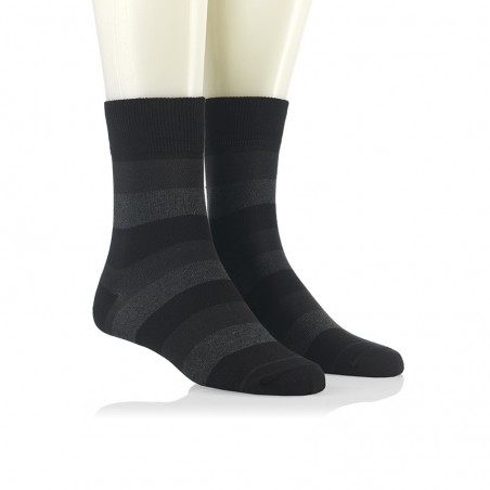 Modne nogavice - široke črno sive črte