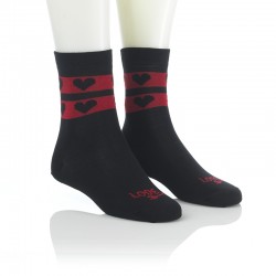 Modne nogavice - črni srčki na rdeči črti